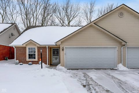 Photo of 3939 Gray Pond Court, Indianapolis, IN 46237 (MLS # 22082597)