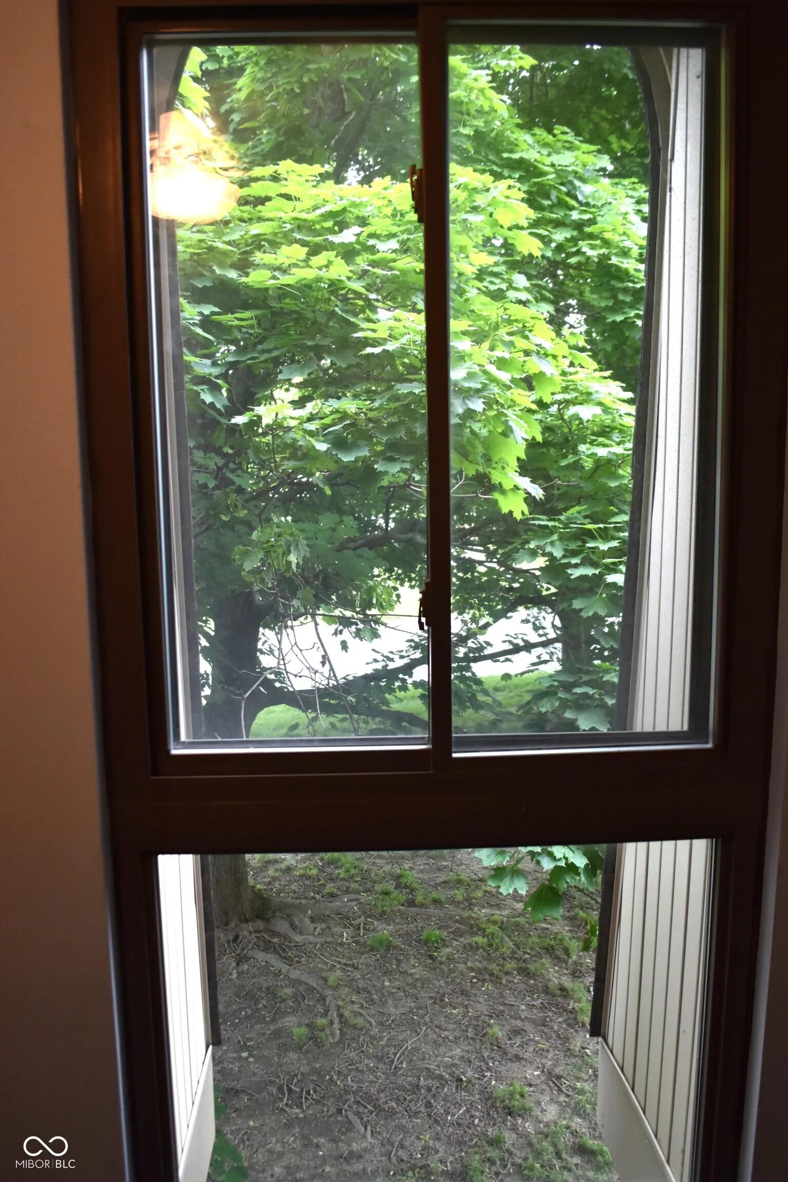 Indianapolis, Indiana 46260, United States, 2 Bedrooms Bedrooms, ,2 BathroomsBathrooms,Residential,Active,142542