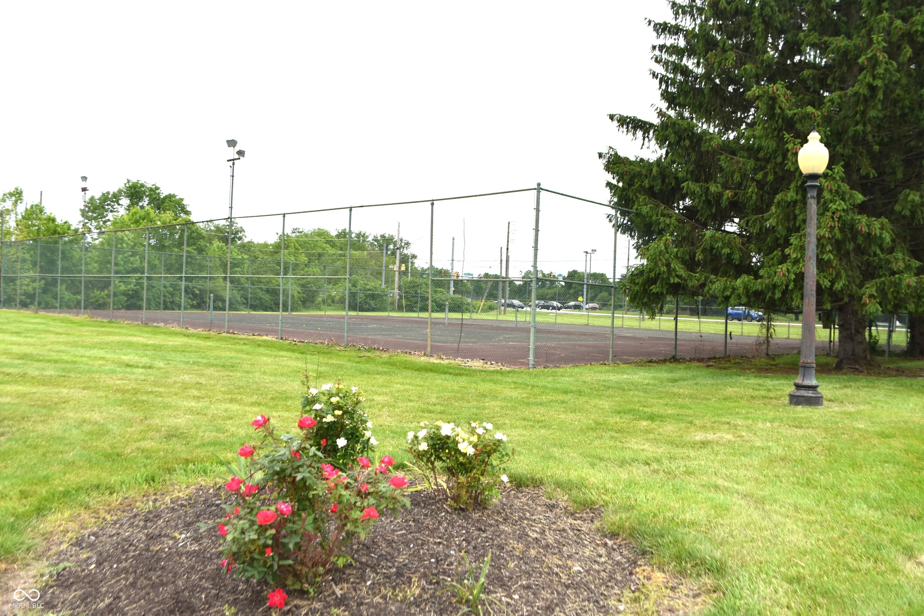 Indianapolis, Indiana 46260, United States, 2 Bedrooms Bedrooms, ,2 BathroomsBathrooms,Residential,Active,142542