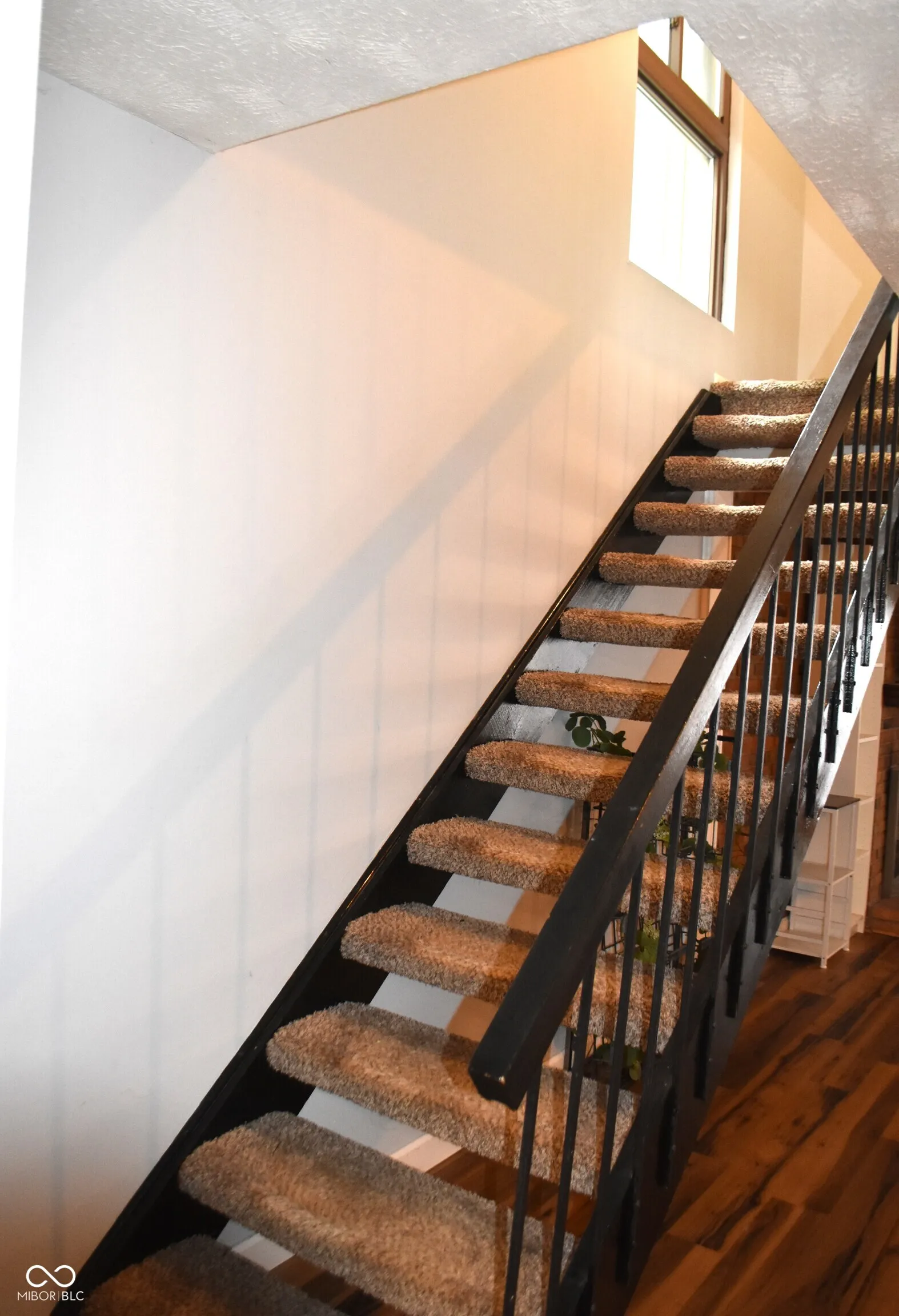 Indianapolis, Indiana 46260, United States, 2 Bedrooms Bedrooms, ,2 BathroomsBathrooms,Residential,Active,142542