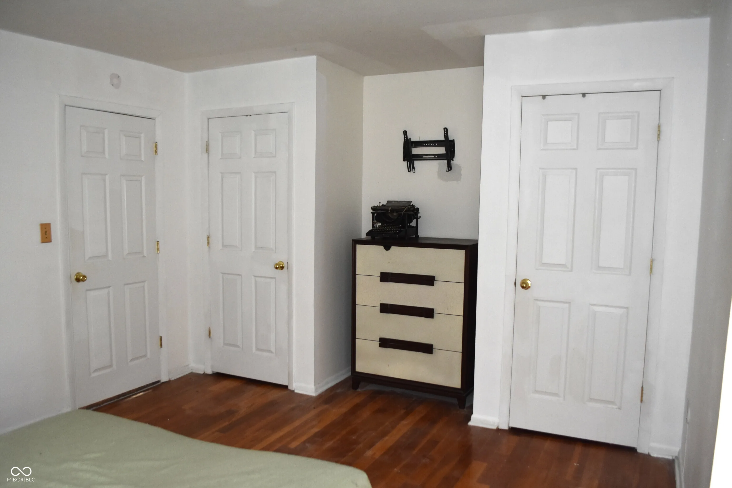 Indianapolis, Indiana 46260, United States, 2 Bedrooms Bedrooms, ,2 BathroomsBathrooms,Residential,Active,142542