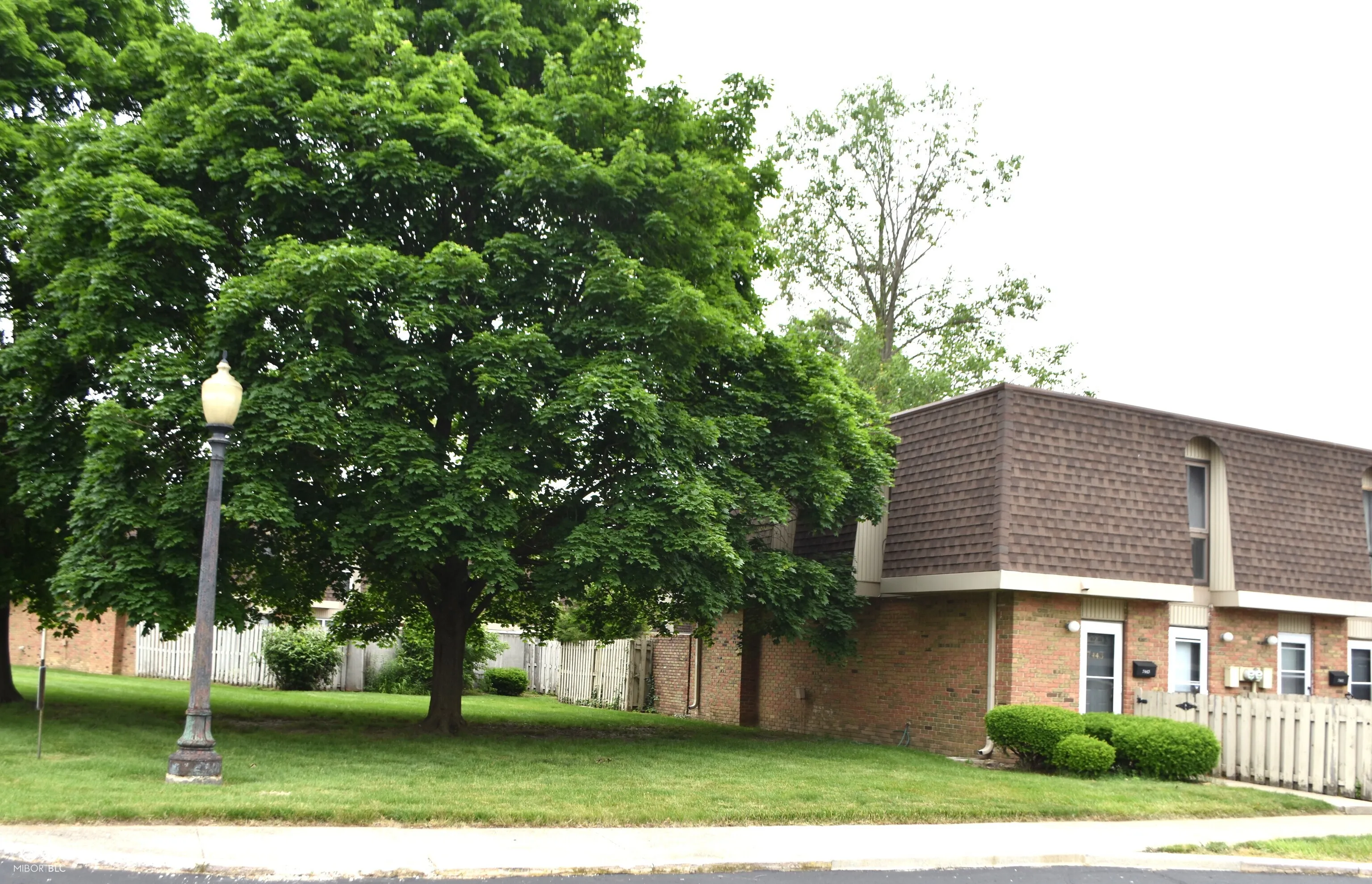 Indianapolis, Indiana 46260, United States, 2 Bedrooms Bedrooms, ,2 BathroomsBathrooms,Residential,Active,142542