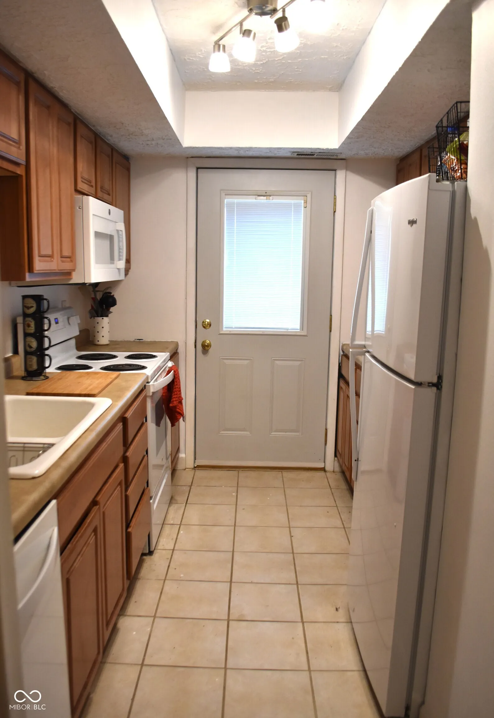 Indianapolis, Indiana 46260, United States, 2 Bedrooms Bedrooms, ,2 BathroomsBathrooms,Residential,Active,142542