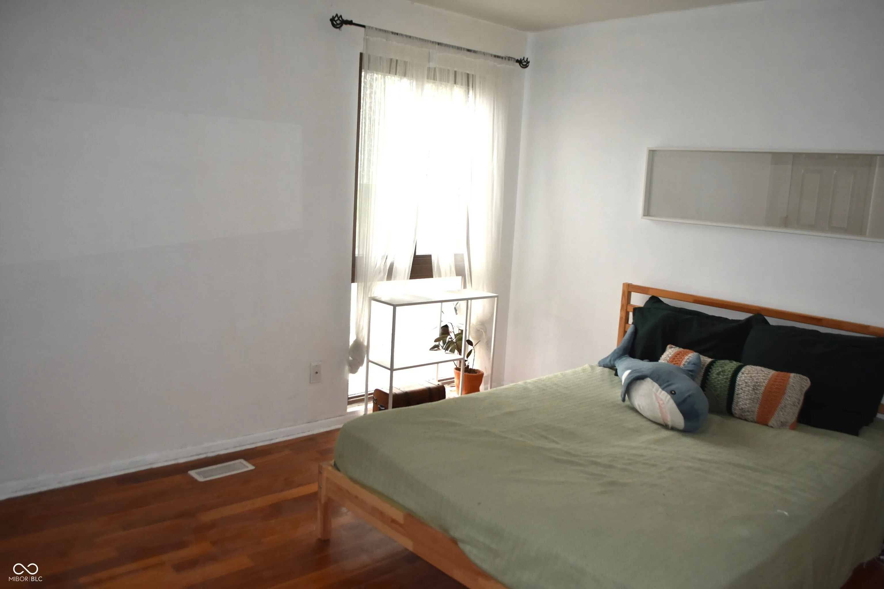 Indianapolis, Indiana 46260, United States, 2 Bedrooms Bedrooms, ,2 BathroomsBathrooms,Residential,Active,142542