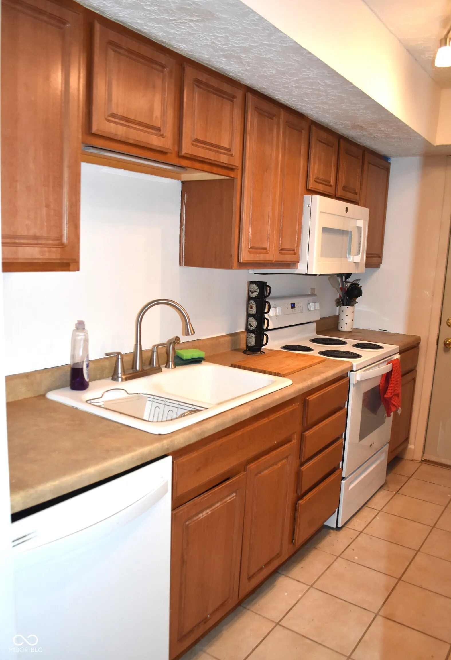 Indianapolis, Indiana 46260, United States, 2 Bedrooms Bedrooms, ,2 BathroomsBathrooms,Residential,Active,142542