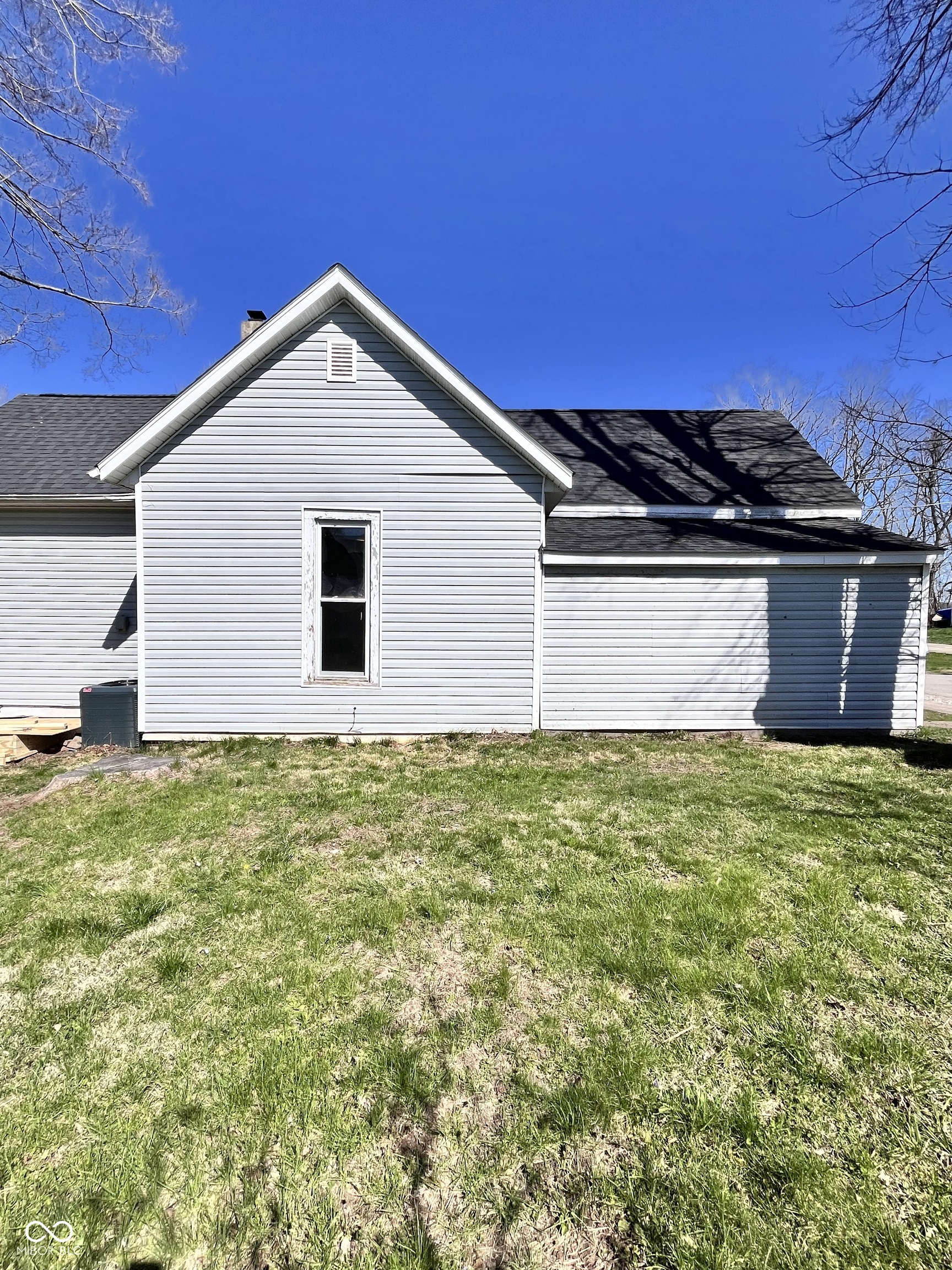 239 E Walnut Street