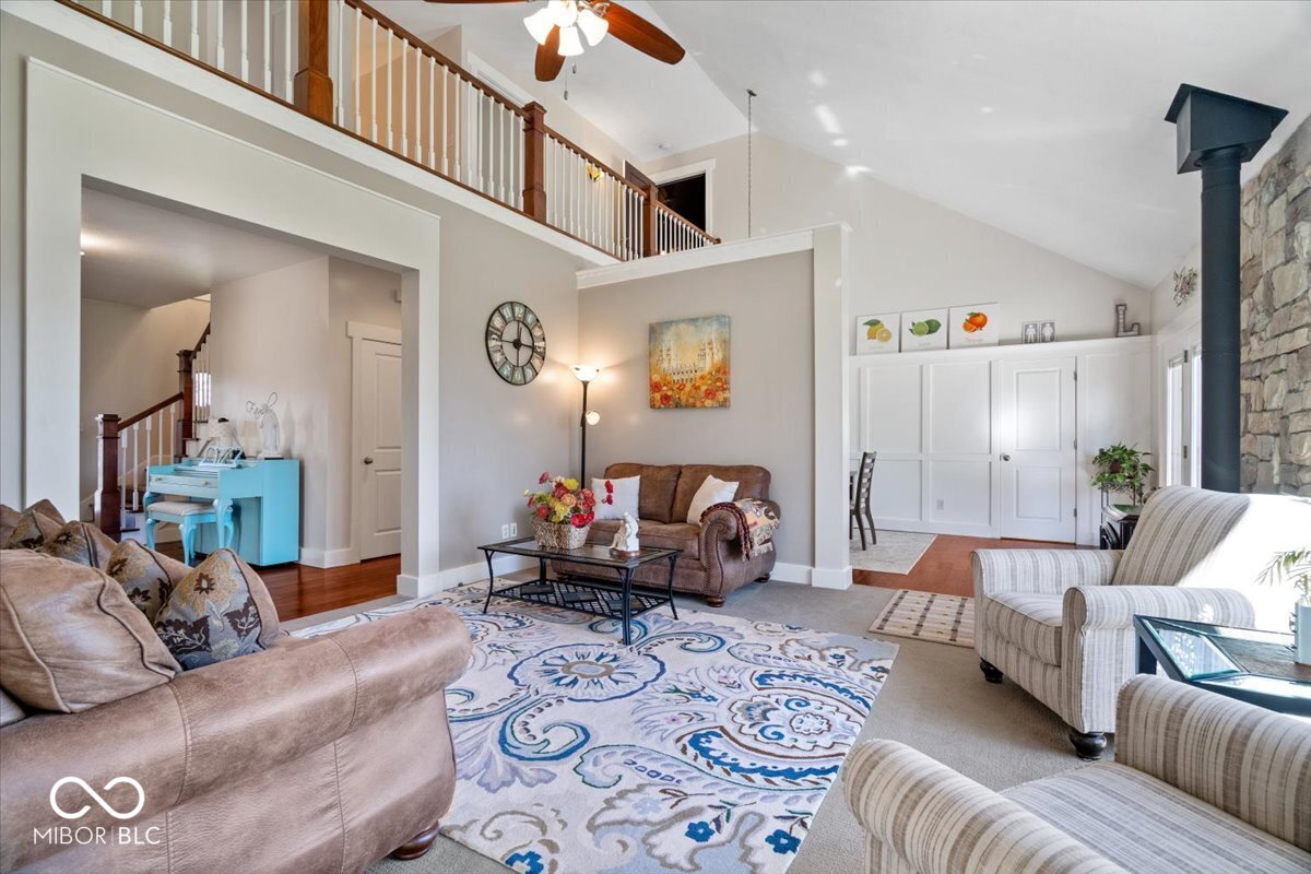 1247 N County Road 900 E