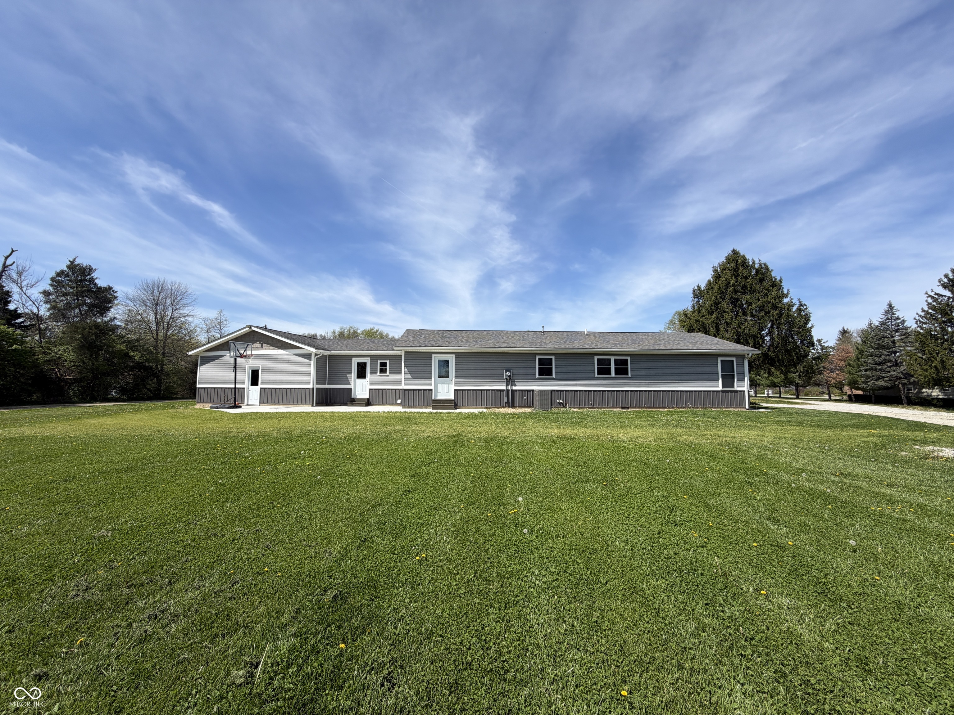 2452 S Us Highway 421