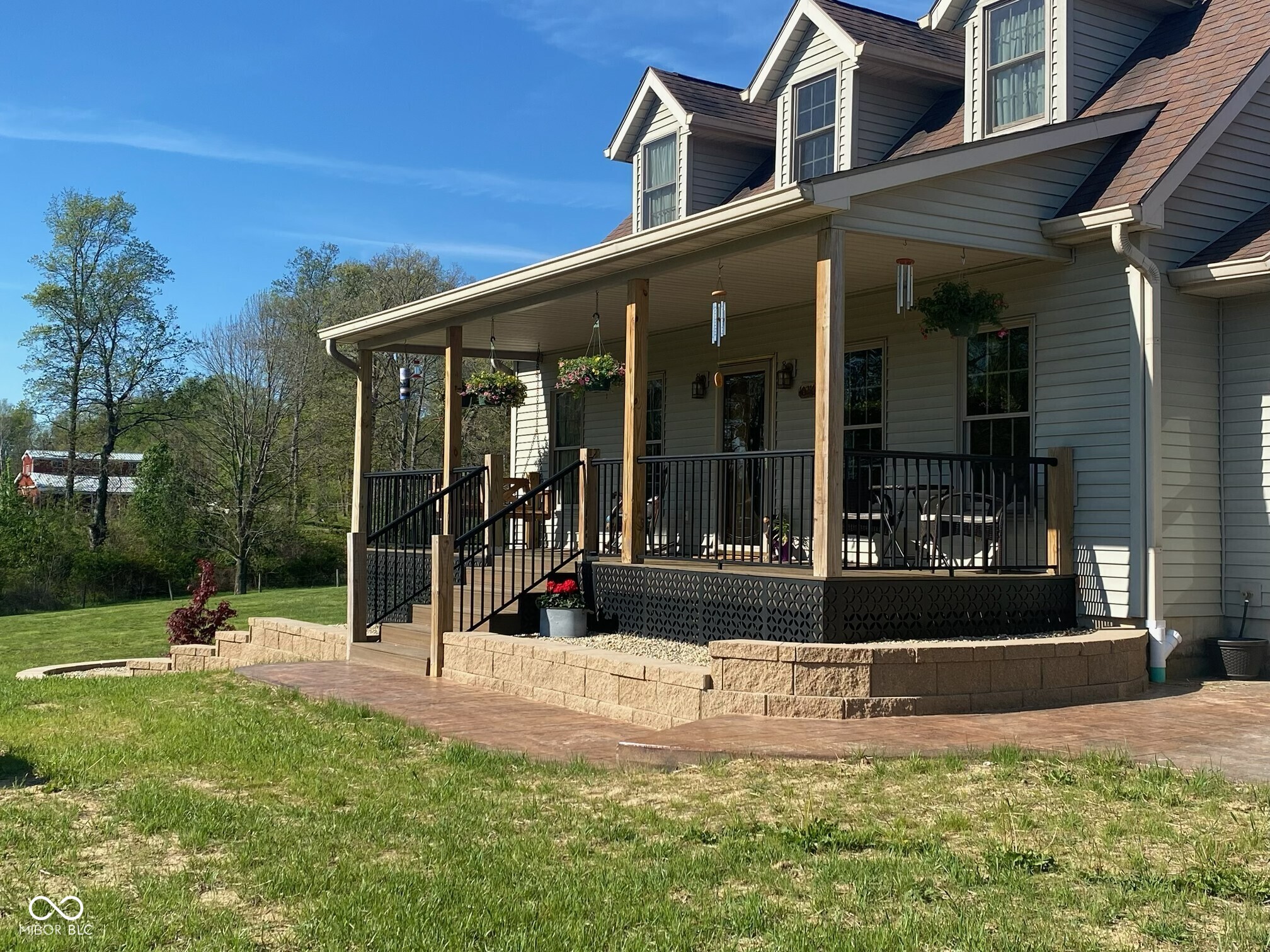 10216 S County Road 10 E