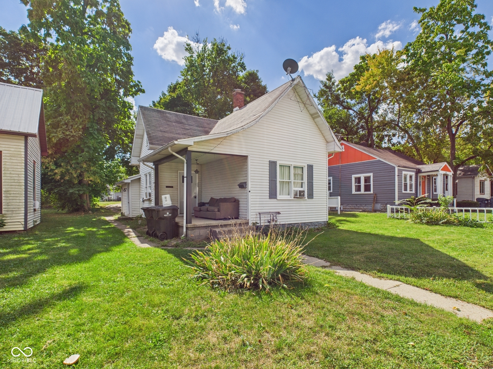Photo 1 of 20 — 1027 W 11th Street, Anderson, IN 46016