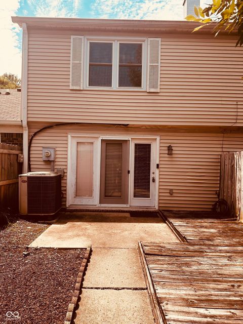 Photo of 7466 Braewood Court, Indianapolis, IN 46217 (MLS # 22113079)