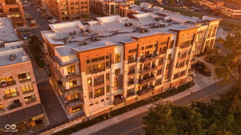 Photo of 15 W Executive Drive #404, Carmel, IN 46033 (MLS # 22125284)