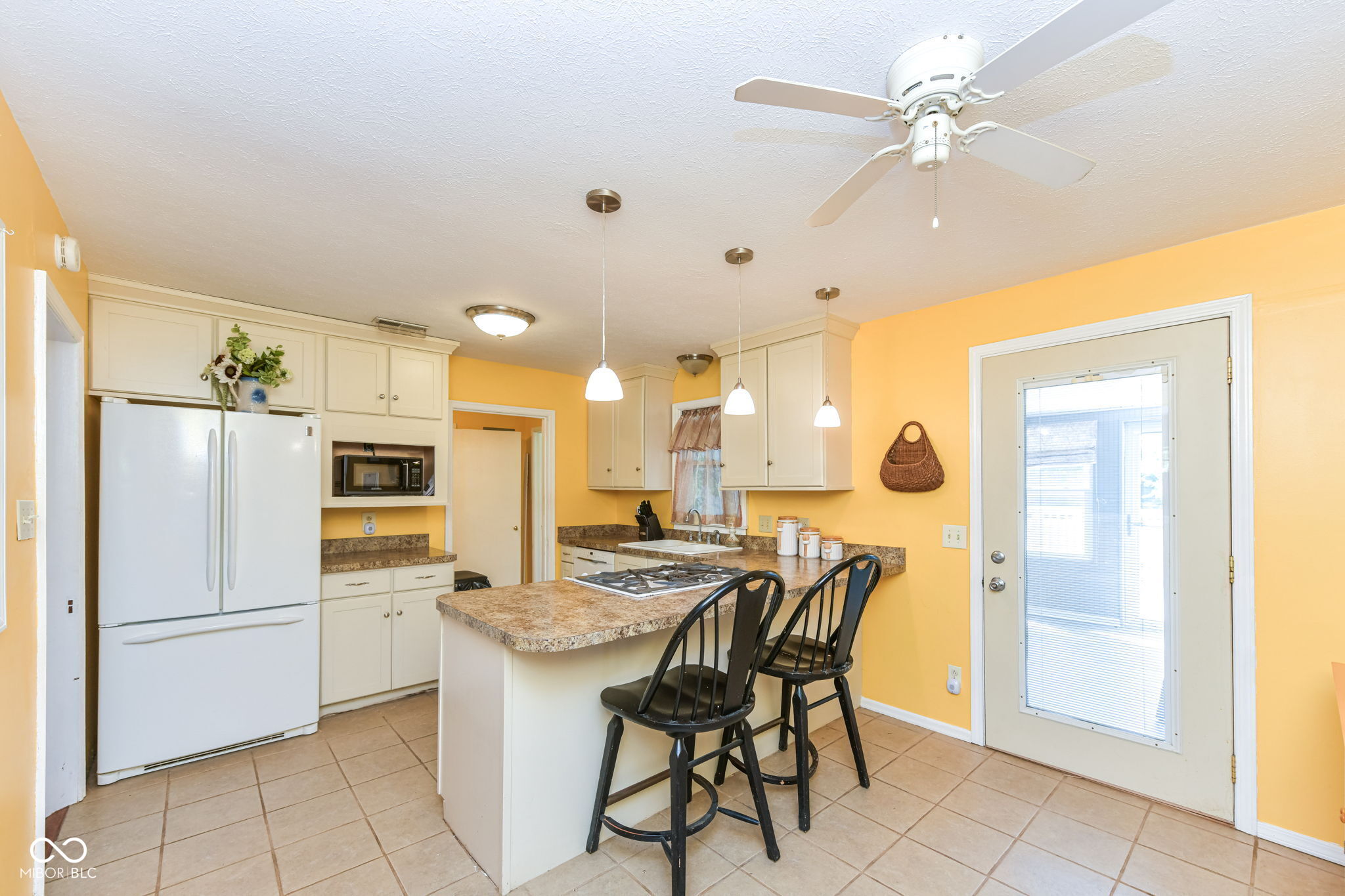 127 W Central Way