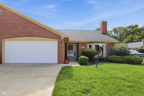 Photo of 6510 S Waybridge Court, Indianapolis, IN 46237 (MLS # 22113109)