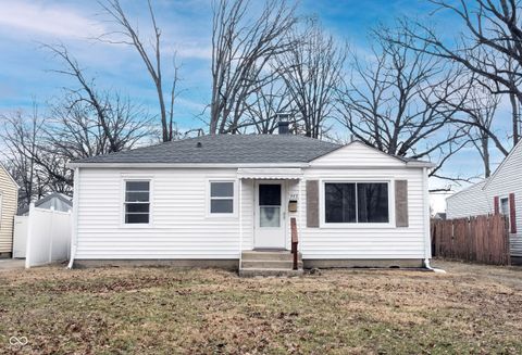 Photo of 4431 N Longworth Avenue, Indianapolis, IN 46226 (MLS # 22081779)