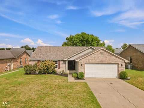 Photo of 206 Bishop DR, Seymour, IN 47274 (MLS # 22127095)