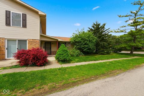 Photo of 10211 Penrith Drive, Indianapolis, IN 46229 (MLS # 22095379)