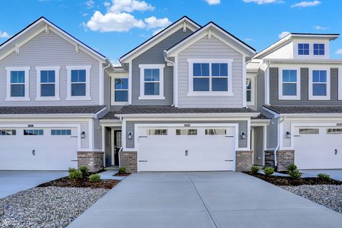 Photo of 7525 Marin Parkway, Cumberland, IN 46229 (MLS # 22067486)