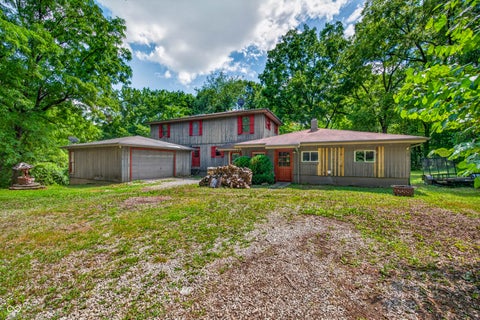 Photo of 3851 Plum Creek Road, Nashville, IN 47448 (MLS # 22118318)