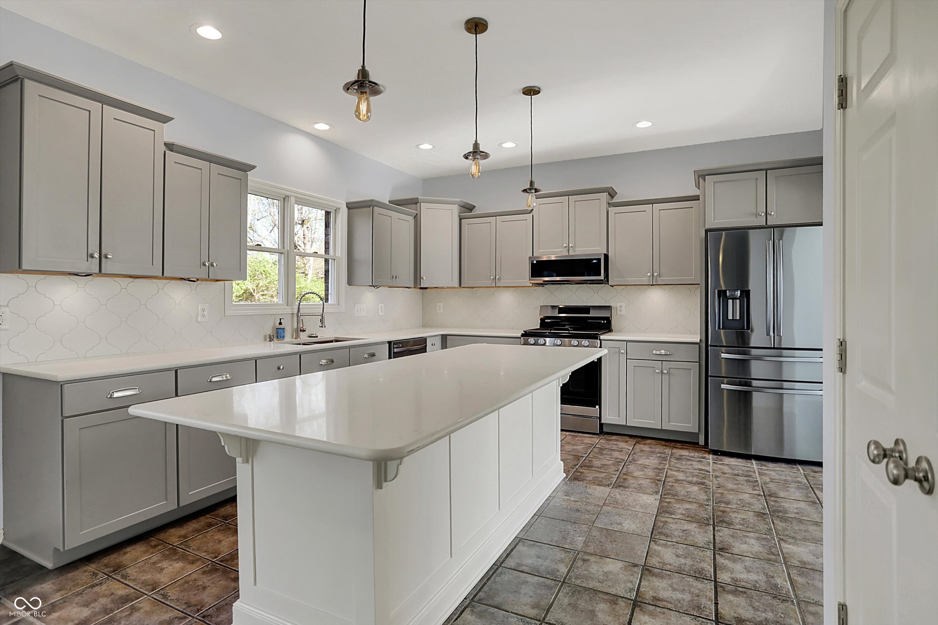 386 White Oak Lane