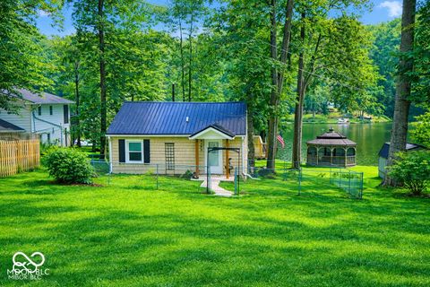 Photo of 8681 S Kinman Drive, Nineveh, IN 46164 (MLS # 22092737)