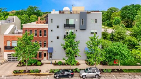 Photo of 1030 Jackson Street, Columbus, IN 47201 (MLS # 22103069)