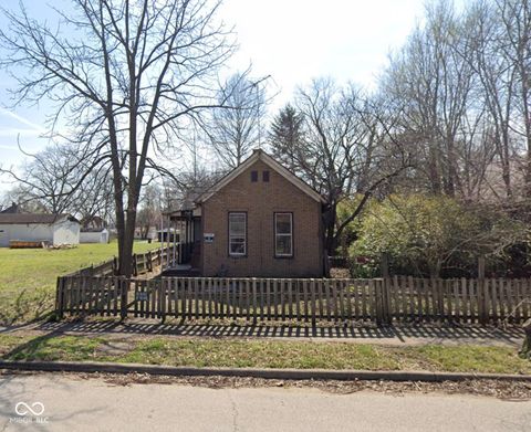Photo of 1709 Liberty Avenue, Terre Haute, IN 47807 (MLS # 22104031)