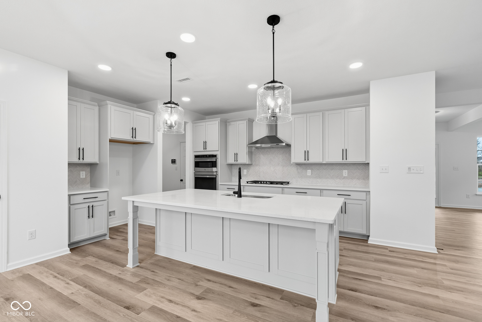 9122 Ambassador Street