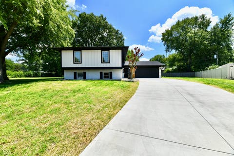 Photo of 50 Idleway CT, Greenwood, IN 46142 (MLS # 22111992)