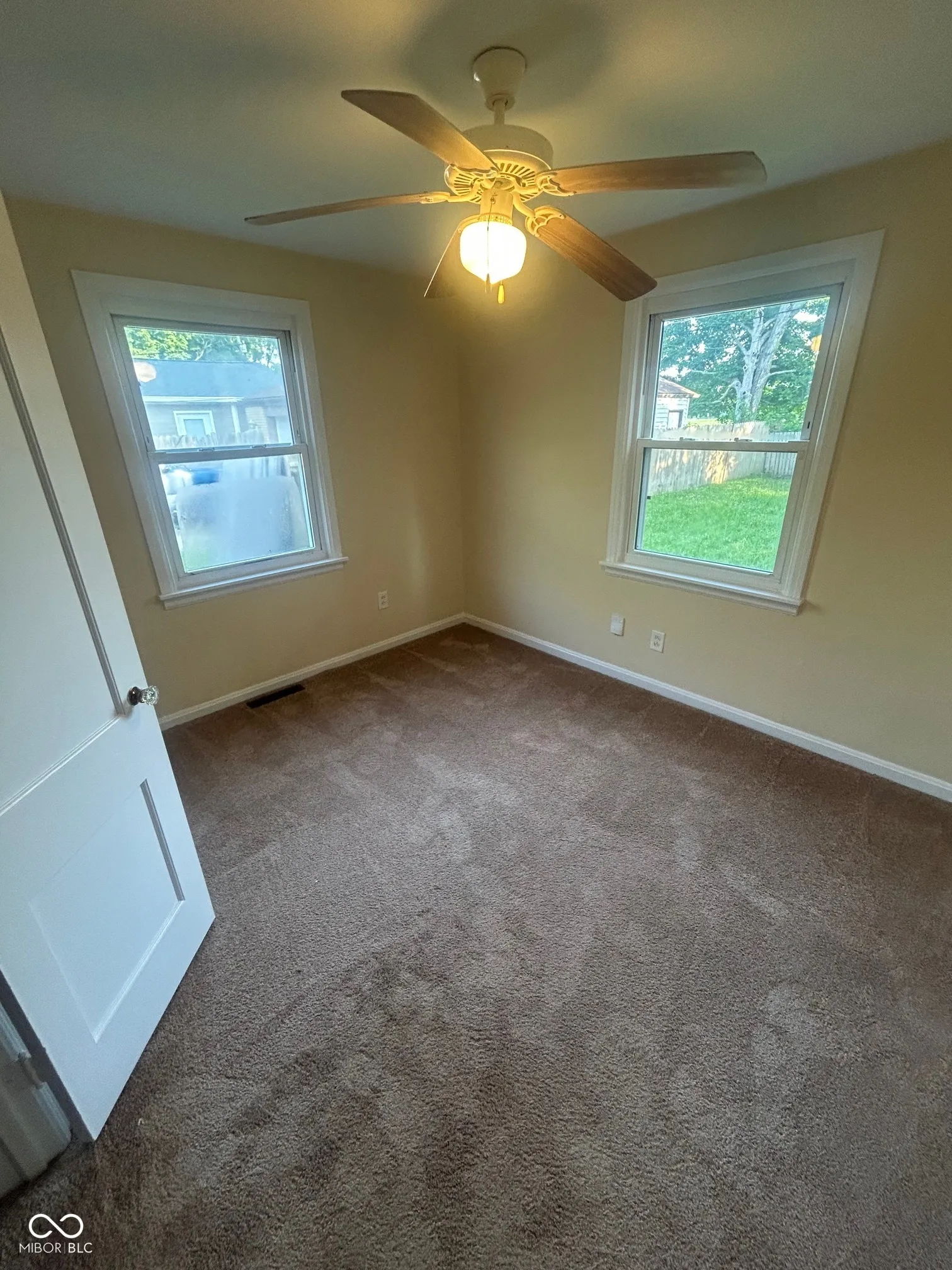 Anderson, Indiana 46011, United States, 2 Bedrooms Bedrooms, ,1 BathroomBathrooms,Residential,Active,170309