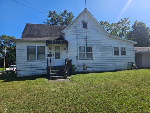 Photo of 112 S Chestnut Street, Alexandria, IN 46001 (MLS # 22118120)