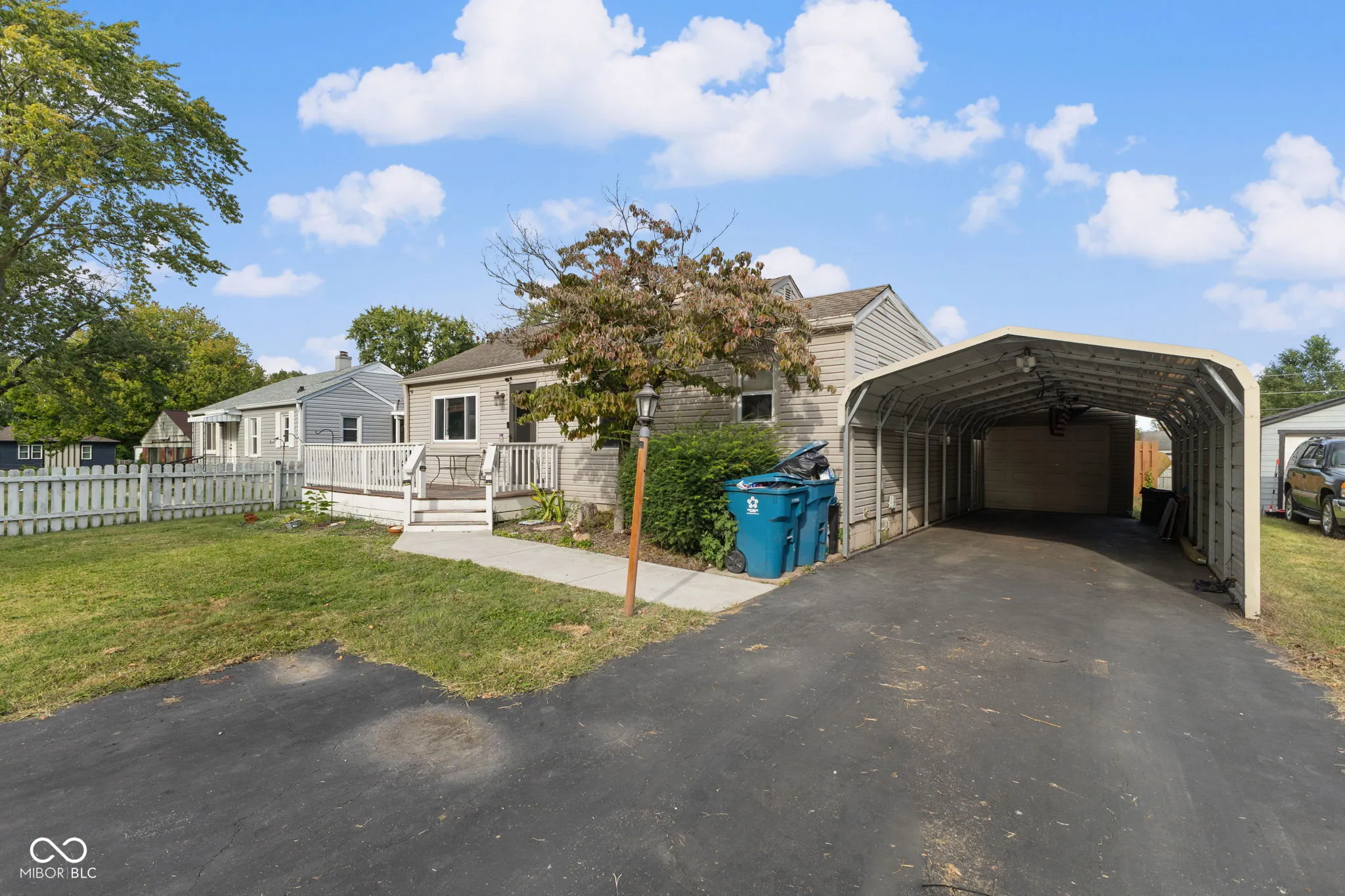 Indianapolis, Indiana 46241, United States, 3 Bedrooms Bedrooms, ,2 BathroomsBathrooms,Residential,Pending,208270