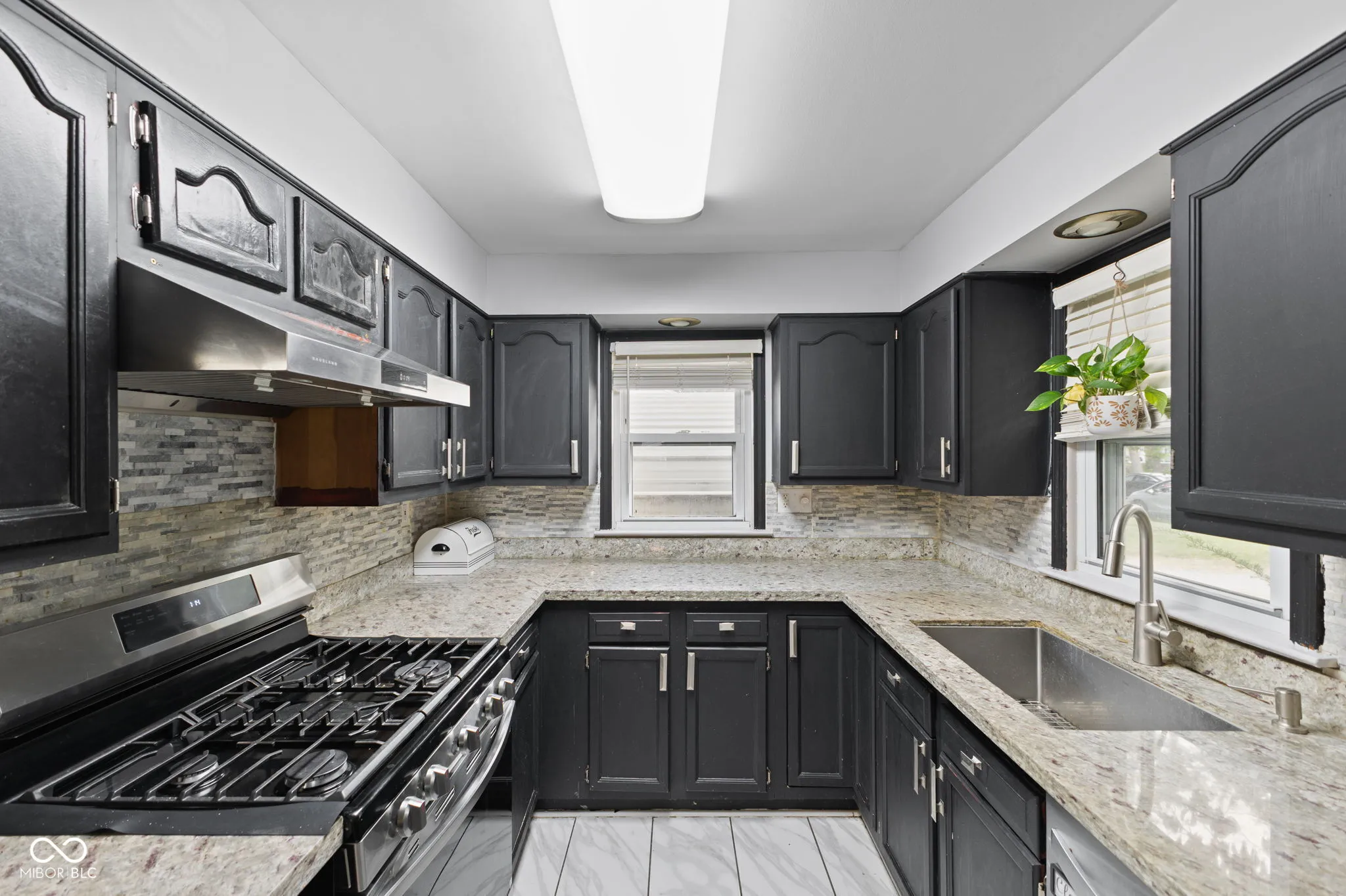 Indianapolis, Indiana 46241, United States, 3 Bedrooms Bedrooms, ,2 BathroomsBathrooms,Residential,Pending,208270