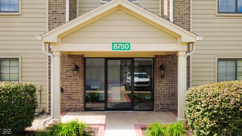 Photo of 8750 Yardley Court #208, Indianapolis, IN 46268 (MLS # 22126781)
