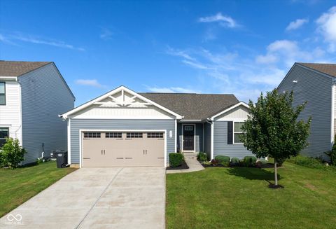 Photo of 356 Traditions Pass, Greenwood, IN 46143 (MLS # 22109296)