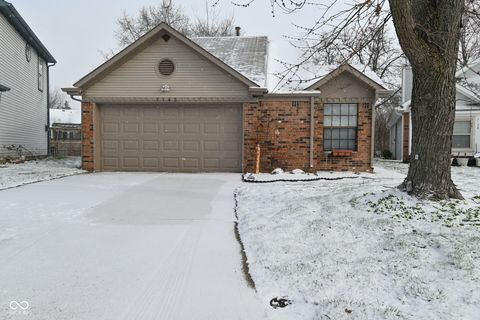 Photo of 7142 Eagle Cove North Drive, Indianapolis, IN 46254 (MLS # 22089958)