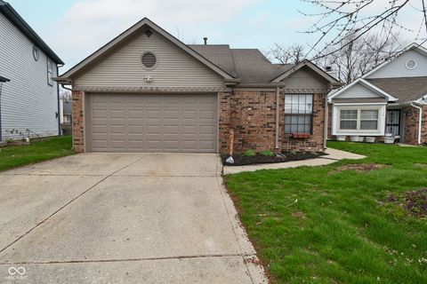 Photo of 7142 Eagle Cove North Drive, Indianapolis, IN 46254 (MLS # 22089958)