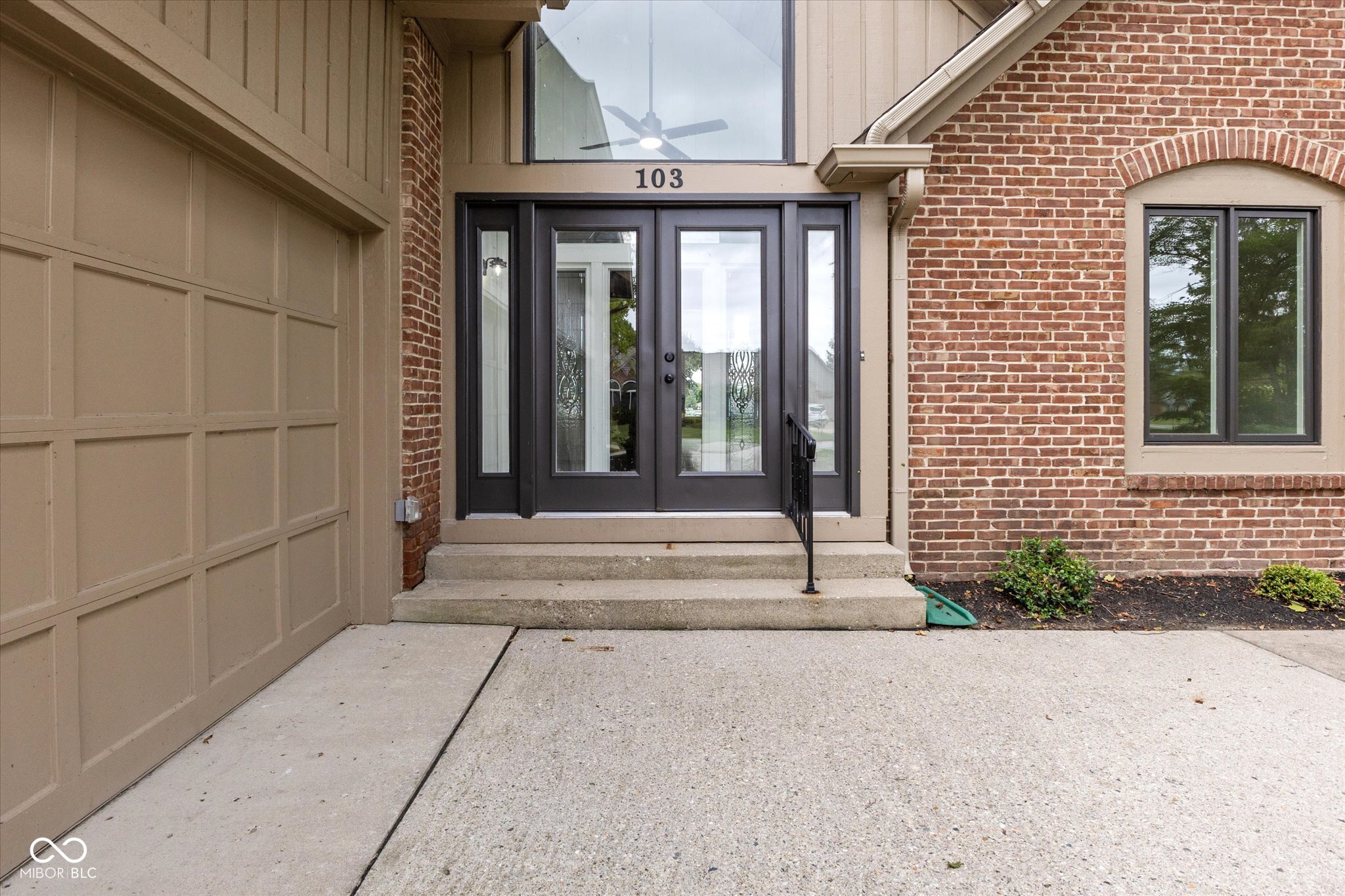 103 Edgewater Drive