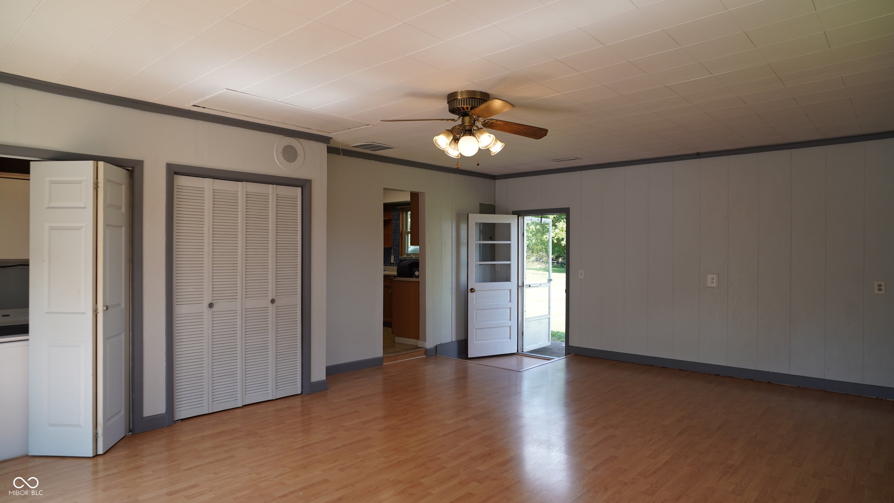 16122 Southeastern Parkway