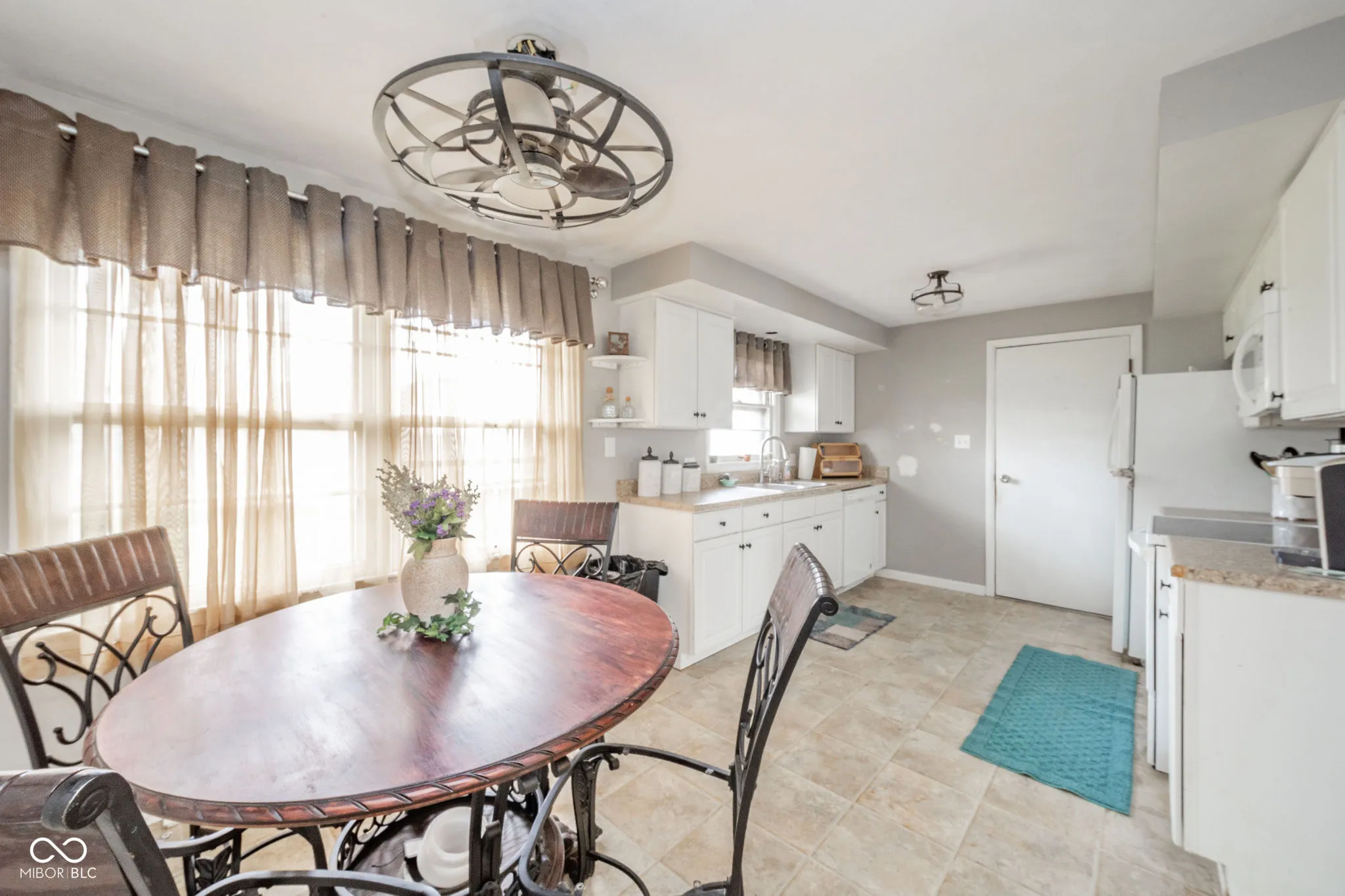 Anderson, Indiana 46012, United States, 3 Bedrooms Bedrooms, ,1 BathroomBathrooms,Residential,Pending,111207