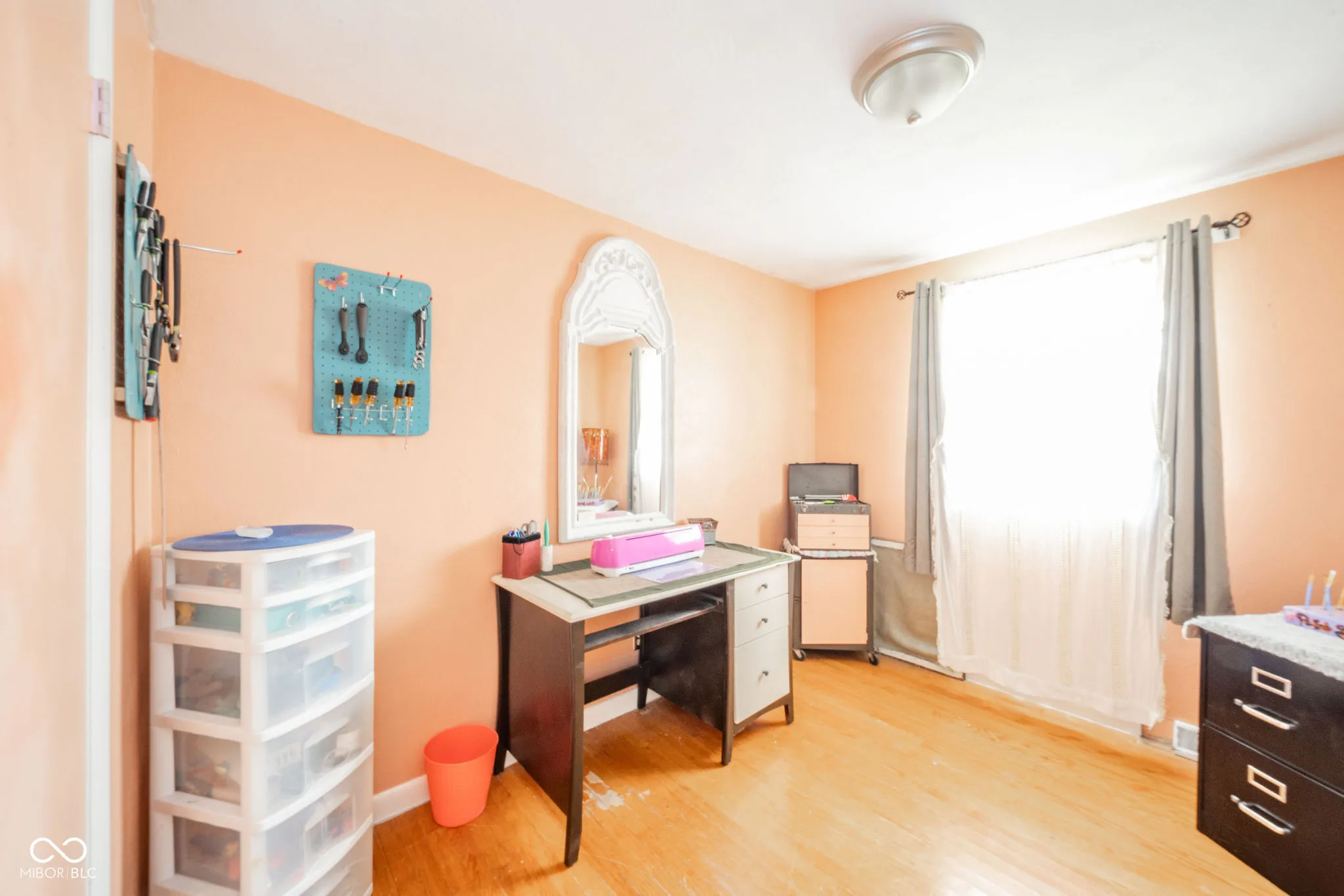 Anderson, Indiana 46012, United States, 3 Bedrooms Bedrooms, ,1 BathroomBathrooms,Residential,Pending,111207