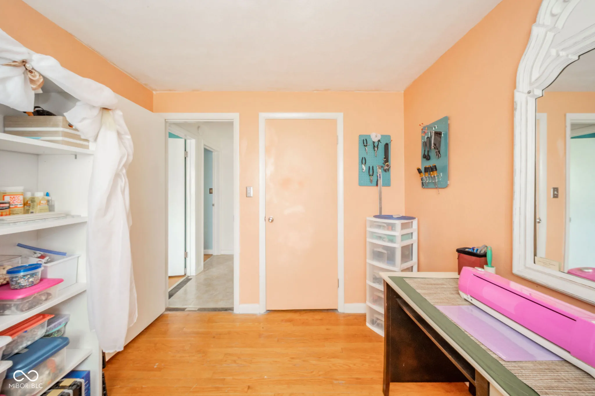 Anderson, Indiana 46012, United States, 3 Bedrooms Bedrooms, ,1 BathroomBathrooms,Residential,Pending,111207