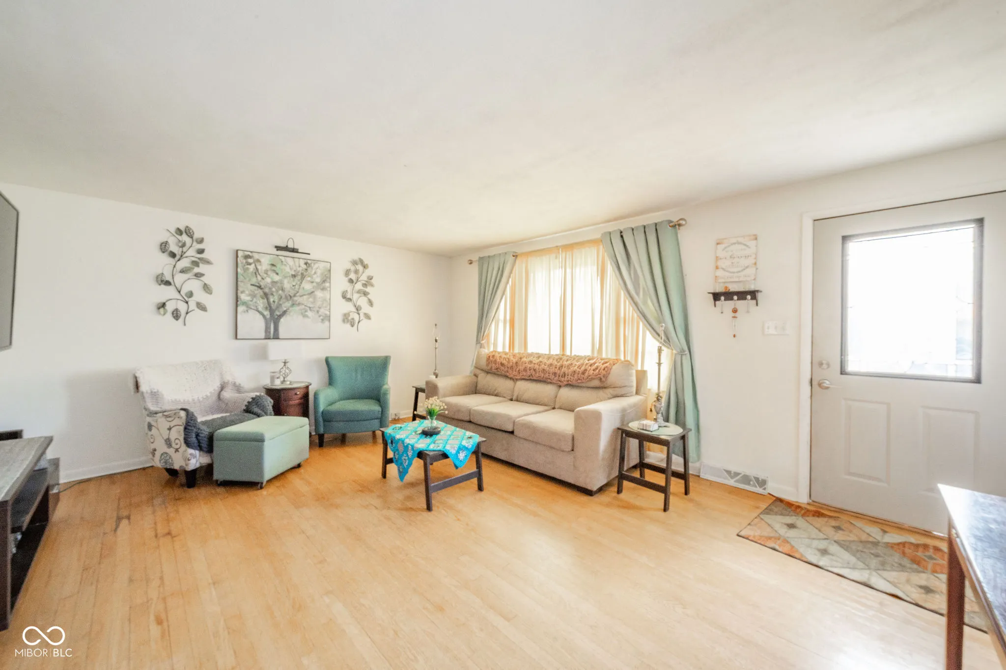 Anderson, Indiana 46012, United States, 3 Bedrooms Bedrooms, ,1 BathroomBathrooms,Residential,Pending,111207