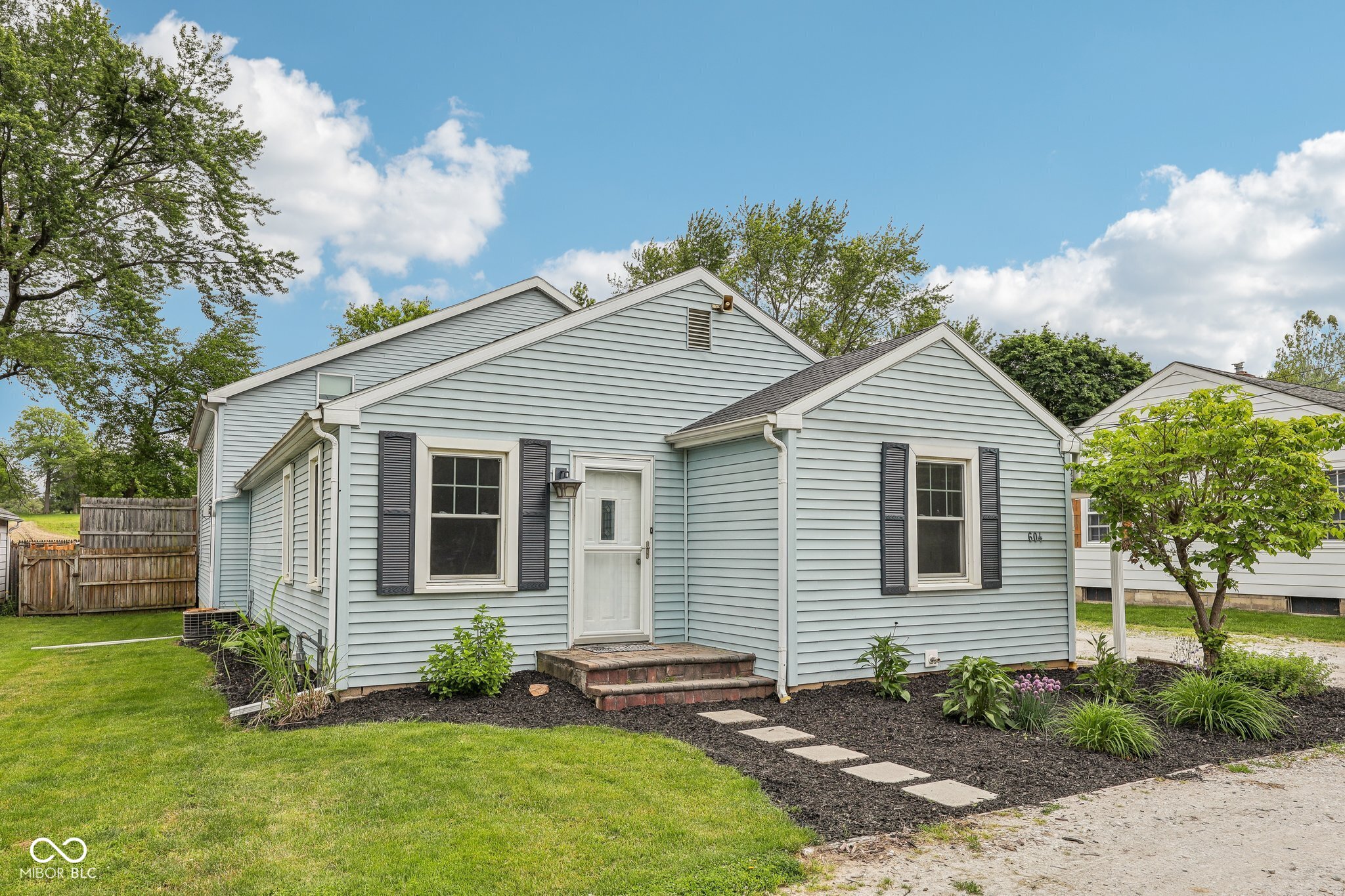 604 Alexandria Pike