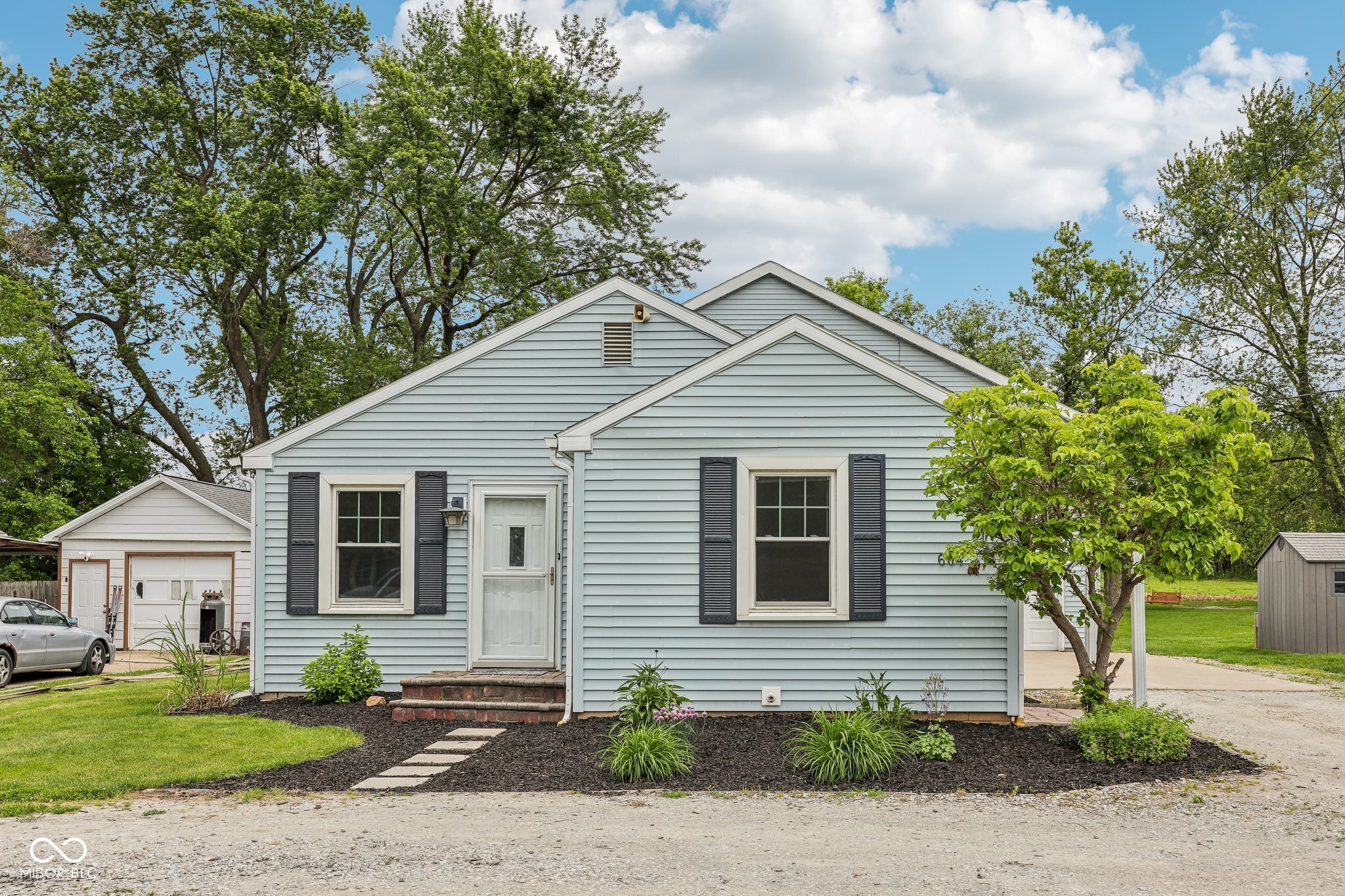 604 Alexandria Pike