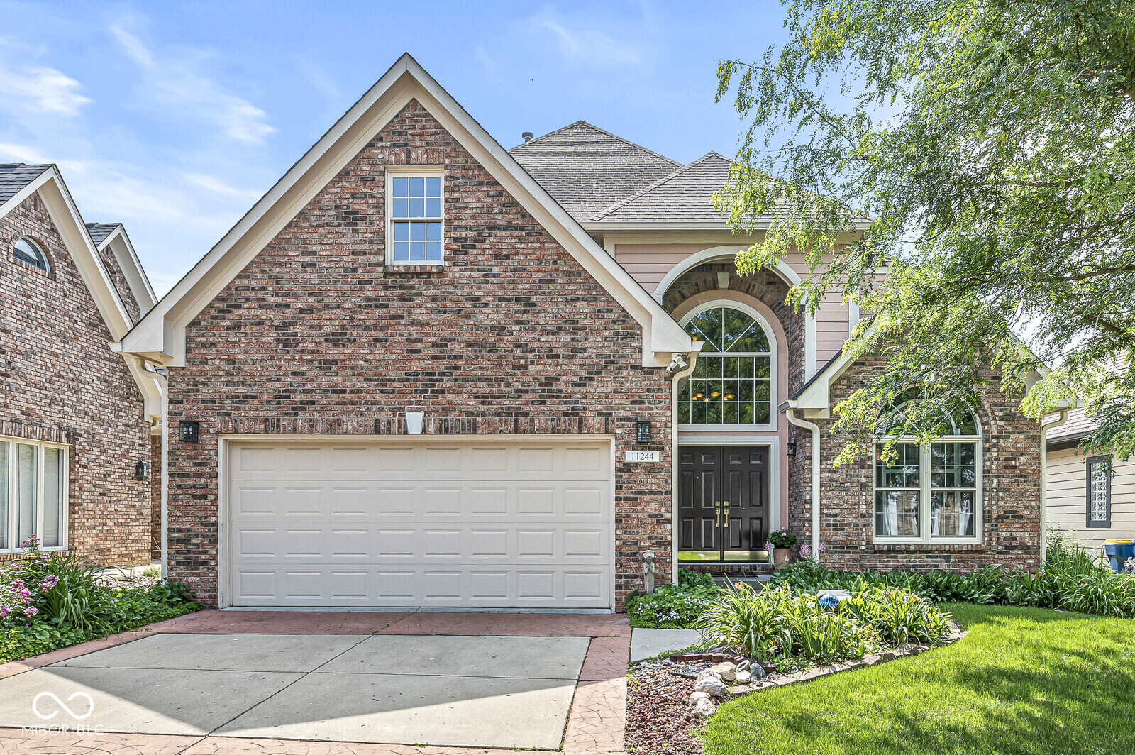 11244 Blackwalnut Point