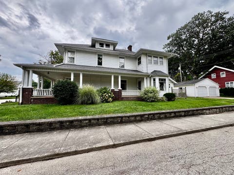 Photo of 615 W Pike, Crawfordsville, IN 47933 (MLS # 22118805)