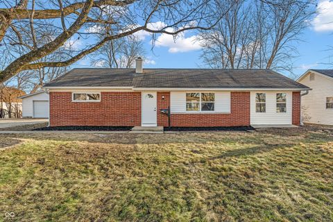 Photo of 22 Sayre Drive, Greenwood, IN 46143 (MLS # 22084686)