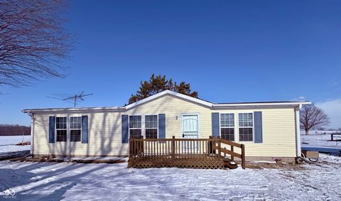 Photo of 10748 E 300 S, Crawfordsville, IN 47933 (MLS # 22075967)