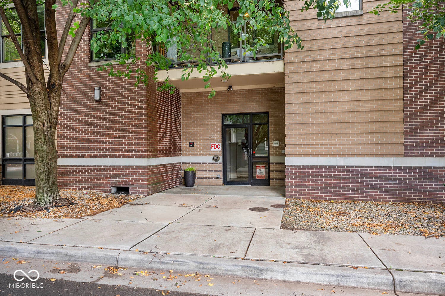 233 E St Joseph Street E 3H